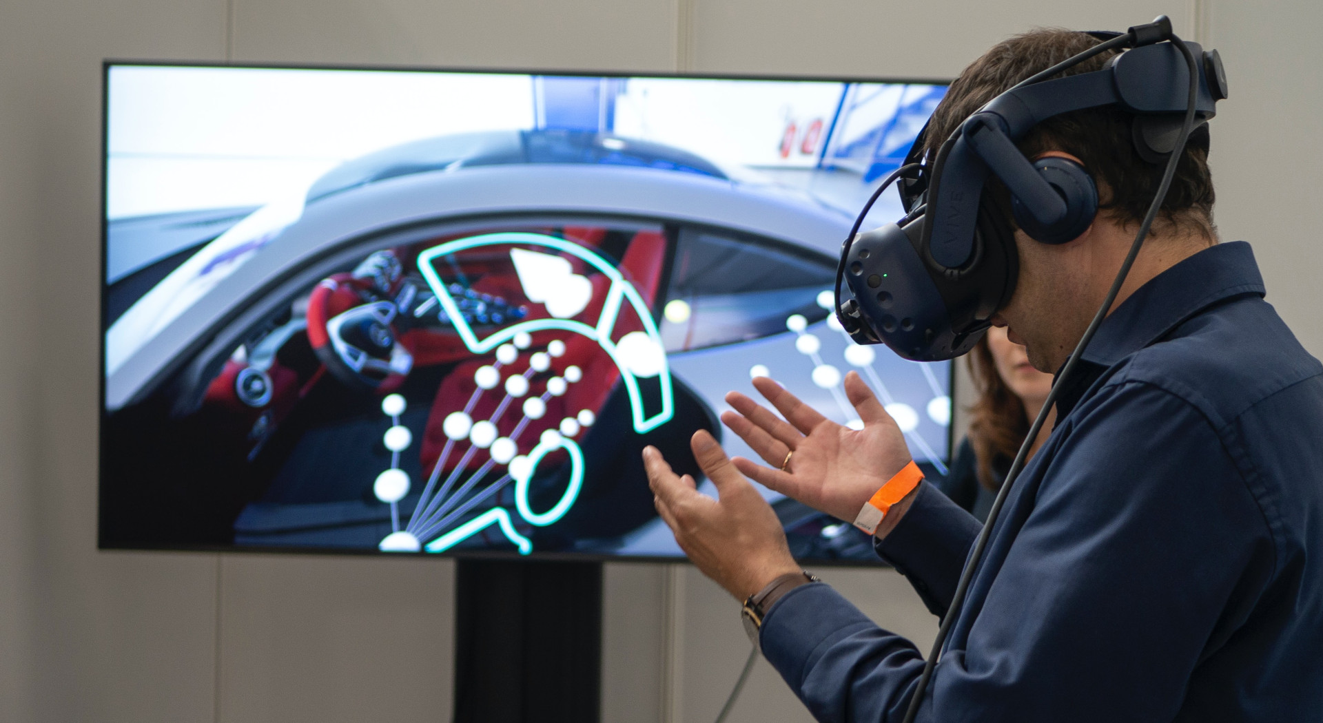 Virtual Reality vs Real Life | Interfaces for VR technology<br> Virtual Reality vs Real Life | Interfaces for VR technology<br>